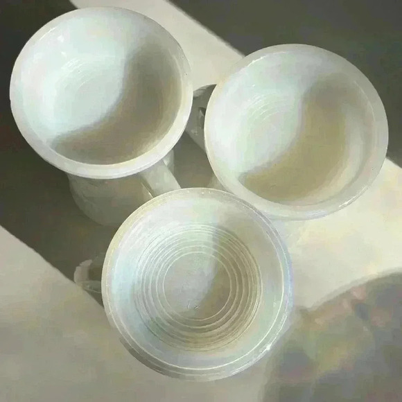 Set of 3 vintage Federal Glass iridescent milk  glass beer steins - Picture 4 of 12